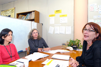  Da esquerda para a direita, as pesquisadoras Marcia Fausto, Ivani Bursztyn e Lígia Giovanella (Foto: Virginia Damas/Ensp/Fiocruz) 