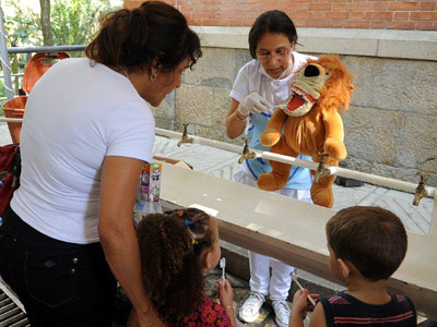  Crianças aprendem conceitos de higiene bucal no Escovódromo 