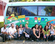 Ônibus leva informação científica e promoção da saúde a escolas