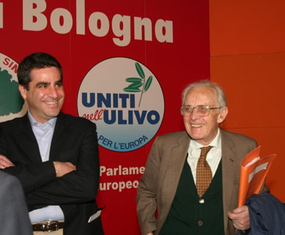  Berlinguer em campanha na cidade italiana de Bologna (Foto: Democratas de Esquerda) 