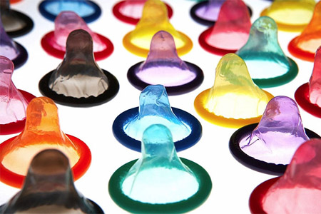  O programa brasileiro contra a Aids é referência mundial e distribui gratuitamente preservativos e medicamentos à população 
