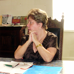  Cecília Minayo, uma das organizadoras do livro <EM>Amor e Violência.</EM><SPAN style="FONT-WEIGHT: normal"><SPAN> </SPAN></SPAN>