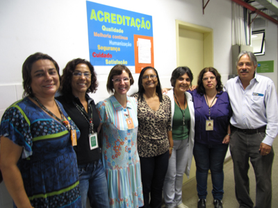  O presidente Paulo Gadelha (a direita) visitou o centro de saúde para cumprimentar os profissionais. Foto: Diego Oliveira. 
