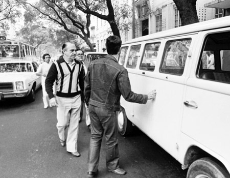  Chabo no momento em que foi preso por agentes do Dops (Foto: Arquivo JB) 