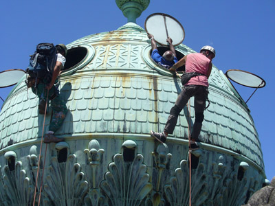  Além da manutenção já concluída da iluminação, nas próximas semanas será iniciada a restauração das duas torres (Foto: Rodrigo Reis) 