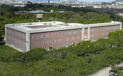  Fachada da Escola Politécnica de Saúde, no <EM>campus</EM> de Manguinhos 
