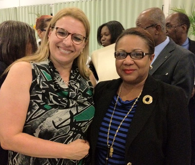  A ministra da Saúde do Haiti, Florence Guillaume (à direita), e a coordenadora do Prodisa, Maria Célia Delduque 