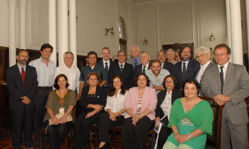  A delegação do Mato Grosso do Sul e dirigentes da Fiocruz na Biblioteca da Fundação 