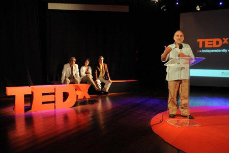  O mentor e anfitrião do TEDxFiocruz, o pesquisador e coordenador do Núcleo de Inovação Tecnológica (Nit) e do Núcleo de Experimentação de Tecnologias Interativas (Next), Nilton Bahlis dos Santos 