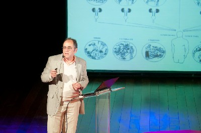  O diretor da Fiocruz Bahia, Mitermeyer Galvão, que historiou a criação do teste rápido para leptospirose 