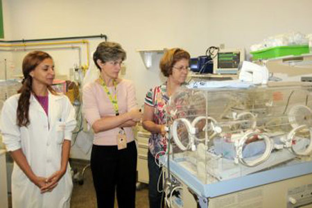  A administração e o monitoramento inadequados de oxigênio, infecção e controle de temperatura inadequado podem propiciar o desenvolvimento da ROP dos bebês nas UTIs neonatais 