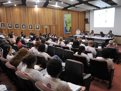  Noventa moradores de comunidades de Manguinhos participam de curso gratuito sobre saúde comunitária 