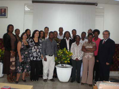  A primeira turma do mestrado em ciências da saúde da Fiocruz em Moçambique posa para a foto histórica 