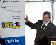 Lula inaugura fábrica de vacinas antivirais da Fundação e defende o serviço público