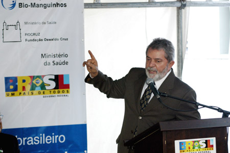  Com um discurso marcadamente político, Lula defendeu as contratações de seu governo para que o Estado tenha condições de servir melhor à população (Fotos: Peter Ilicciev) 
