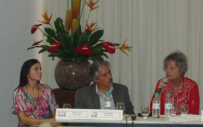  O presidente da Fiocruz, Paulo Gadelha, assiste à apresentação de Ana Jansen (Foto: Fabíola Tavares) 