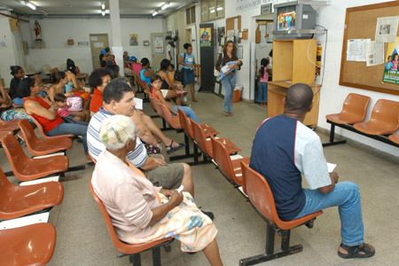  Atendimento no Centro de Saúde da Fiocruz (Foto: Peter Ilicciev) 