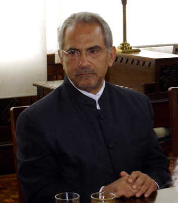  O presidente do Timor-Leste, José Ramos-Horta, em reunião na biblioteca do Castelo da Fiocruz 