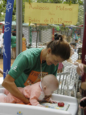  A feira de saúde concentrou diversos serviços oferecidos a quem esteve na Fiocruz (Foto: Ana Limp) 