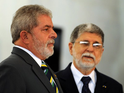  O presidente Luiz Inácio Lula da Silva e o ministro Celso Amorim, durante cerimônia de imposição de insígnias e medalhas da Ordem de Rio Branco, no Palácio Itamaraty (Foto: Roosewelt Pinheiro/ABr) 