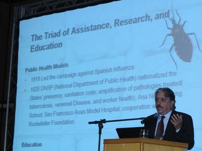  O presidente da Fiocruz, Paulo Gadelha, na conferência de abertura (Fotos: Peter Ilicciev) 