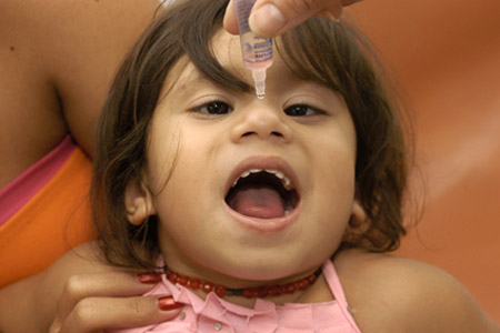  A investigação olhará quando, onde e se as crianças tomaram as vacinas Sabin, hepatite B, tetravalente, BCG, tríplice viral, além de febre amarela (Foto: Ana Câmara) 